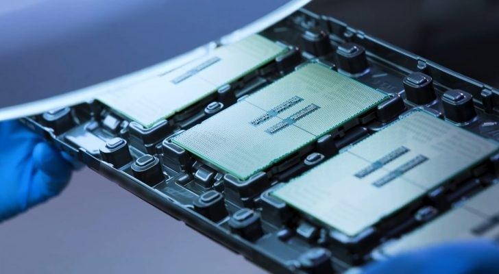 AI sắp "ngốn" tới 400 GB RAM mỗi chip