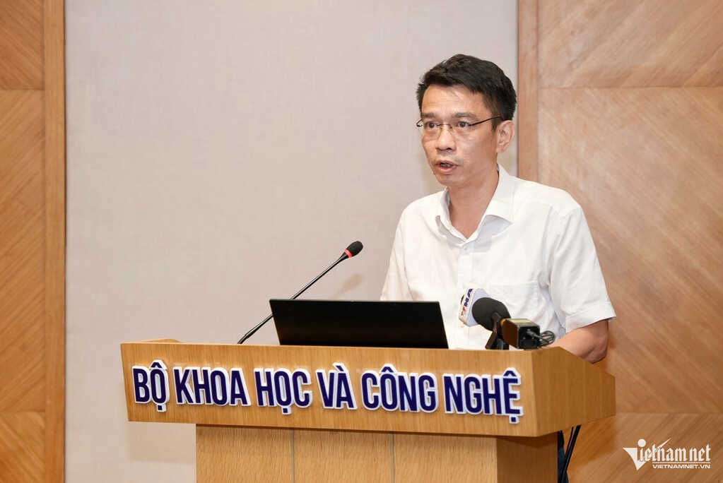 W-ong Quang Minh vu khkt.jpg