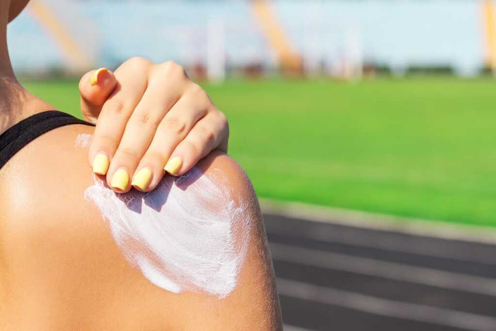 kem chống nắng istock