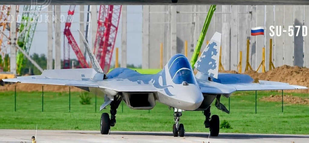 Tiêm kích Su 57D.jpg
