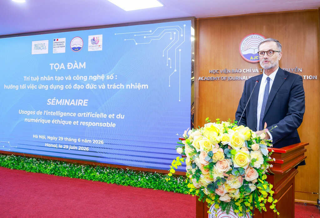 Đại sứ Pháp Olivier Brochet: AI không thể thay thế phẩm chất của con người