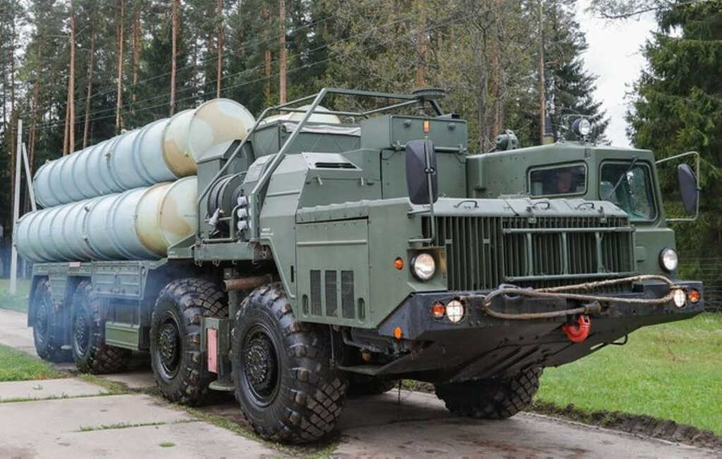 Tên lửa S 400.jpg