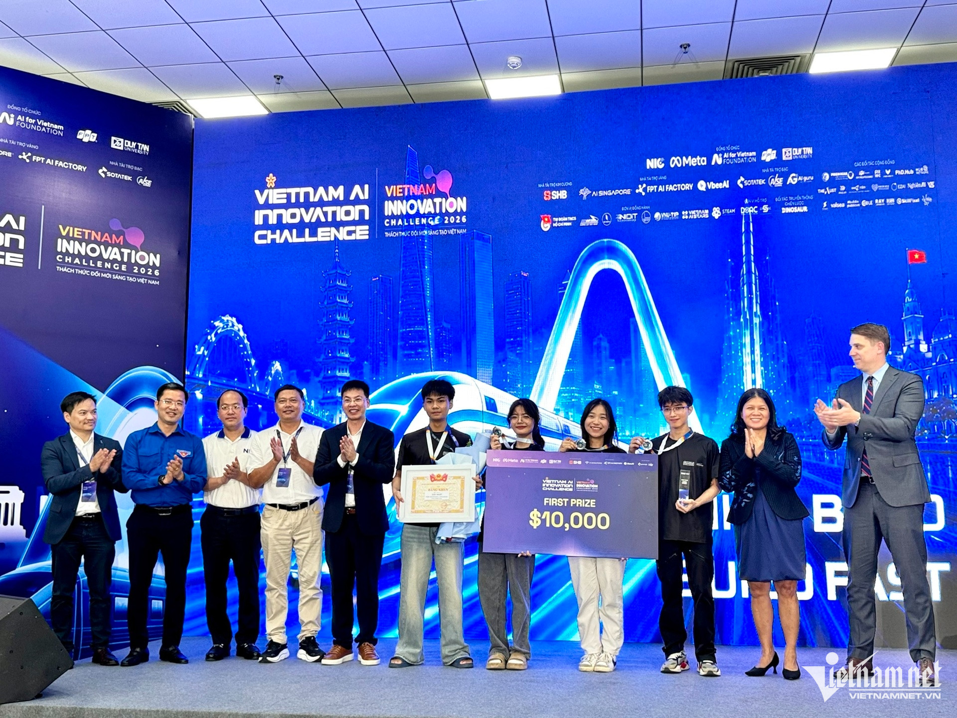 W-19072026 trao giải 1.jpg