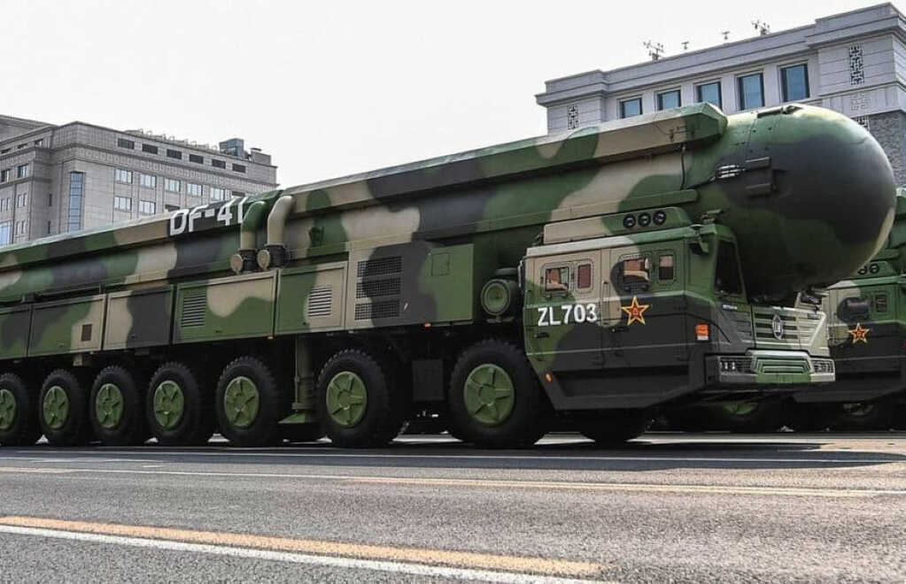 Tên lửa DF-41 tốc độ Mach 25, tầm bắn 15000km, khiến phòng không đứng hình