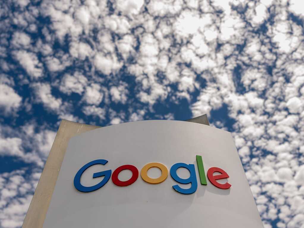 Công ty mẹ Google đạt doanh thu kỷ lục 119,8 tỷ USD, Gemini áp sát ChatGPT