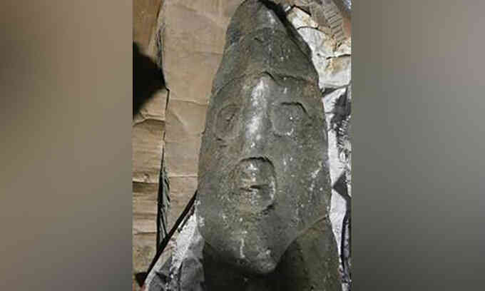 Thu giữ lô đá chạm khắc hơn 1.000 năm tuổi từ Cameroon