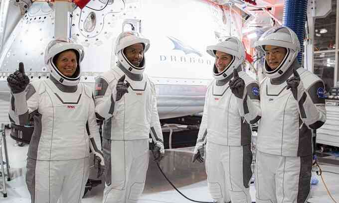 Lớp sơn đỏ buộc SpaceX phải thay hai động cơ tên lửa
