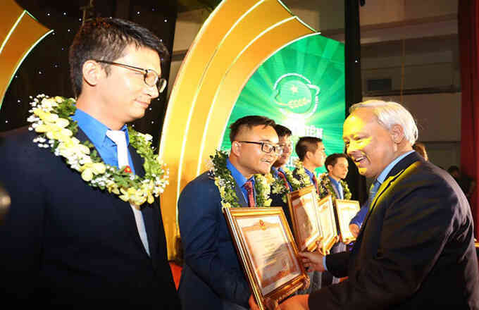 56 thanh niên nông thôn nhận Giải Lương Định Của 2020