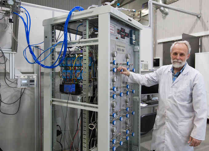 Nghiên cứu quá trình tán xạ neutrino trong hạt nhân nguyên tử