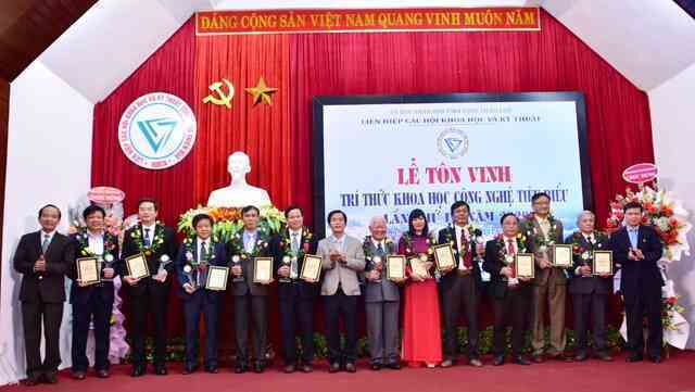 Tôn vinh 12 nhà khoa học tiêu biểu Thừa Thiên Huế