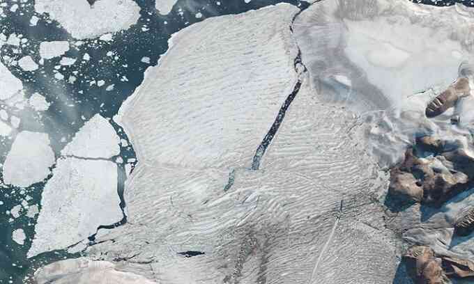 Thềm băng nguyên vẹn cuối cùng của Canada sụp đổ