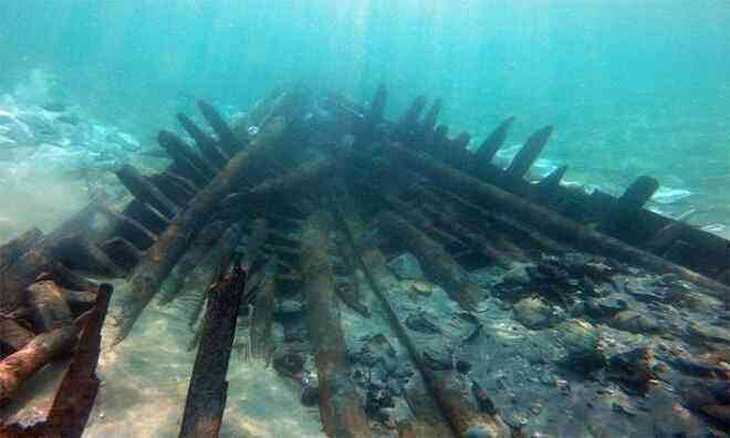 Xác tàu 1.300 năm tuổi chứa hơn 100 vò gốm