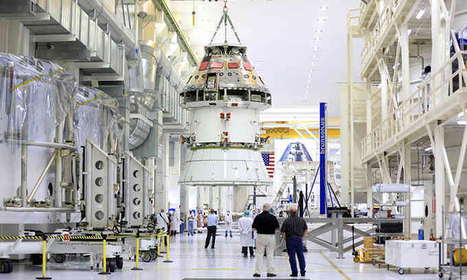 Tàu NASA sẵn sàng bay đến Mặt Trăng năm sau