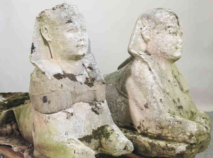 Cặp tượng nhân sư 5.000 năm bị nhầm là bản sao