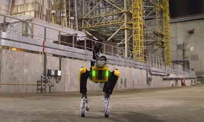 Robot đánh hơi phóng xạ ở nhà máy Chernobyl