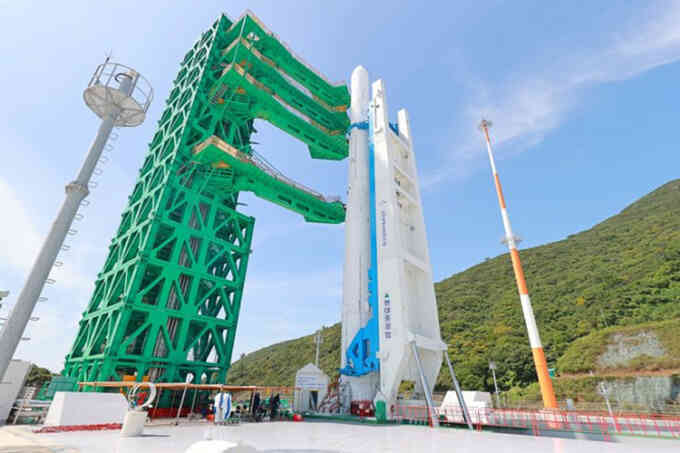 Hàn Quốc sắp phóng tên lửa đầu tiên