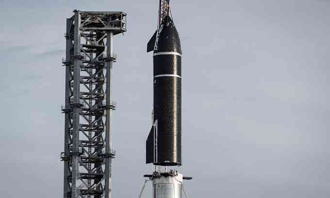 SpaceX lần đầu khai hỏa động cơ Starship SN20