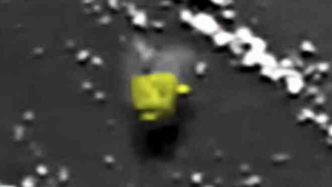 Ngỡ ngàng UFO hình khối lơ lửng trên đại dương, chuẩn bị bay vào không gian - 2