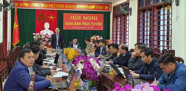 Cán bộ hết cảnh cơm đùm, cơm nắm… đi họp