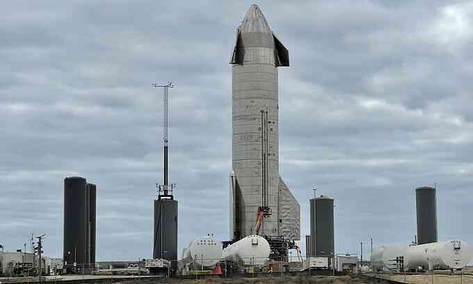 SpaceX sắp phóng thử nguyên mẫu SN10 của tàu Starship