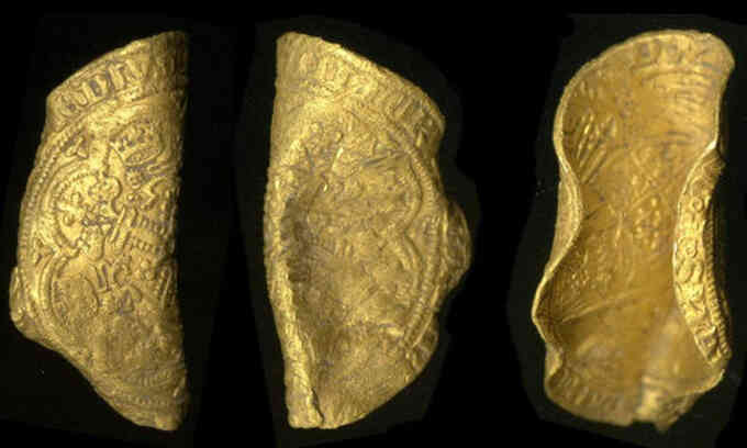 Phát hiện hai đồng tiền vàng cổ trị giá 16.700 USD