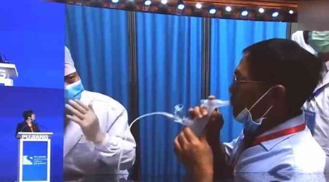 Trung Quốc thử nghiệm vaccine Covid-19 dạng khí dung
