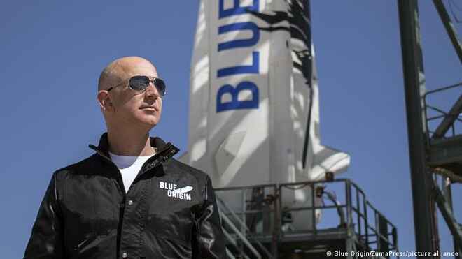 Khoảnh khắc phi hành đoàn lơ lửng bên trong cabin với tỷ phú Jeff Bezos - 2