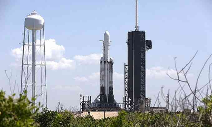 Tên lửa SpaceX sẽ chở tàu NASA tới mặt trăng sao Mộc
