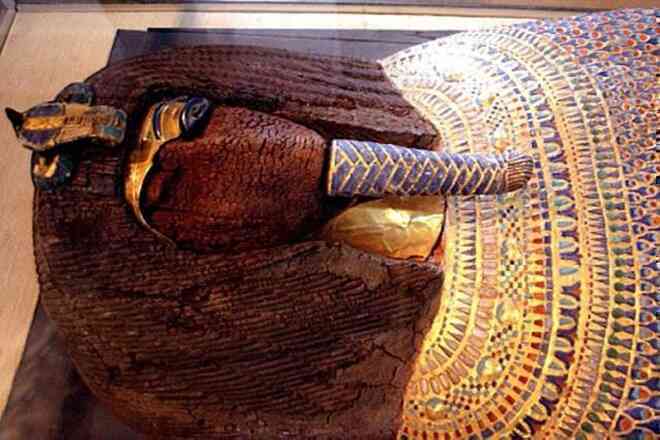 Bí ẩn vị pharaoh Ai Cập nằm lẻ loi trong lăng mộ đơn sơ đến bất ngờ