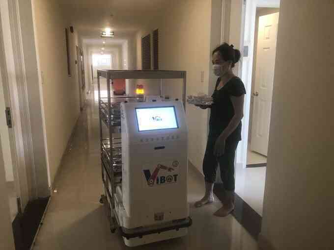 Đưa robot Vibot-2 hỗ trợ chống dịch tại TP HCM