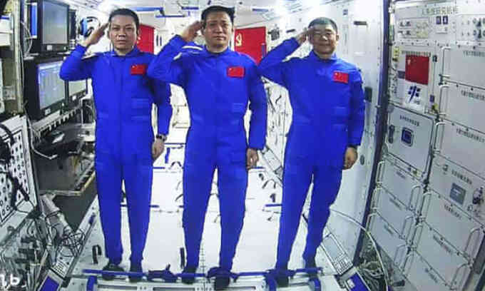 Phi hành gia Trung Quốc trở về sau 90 ngày trên vũ trụ