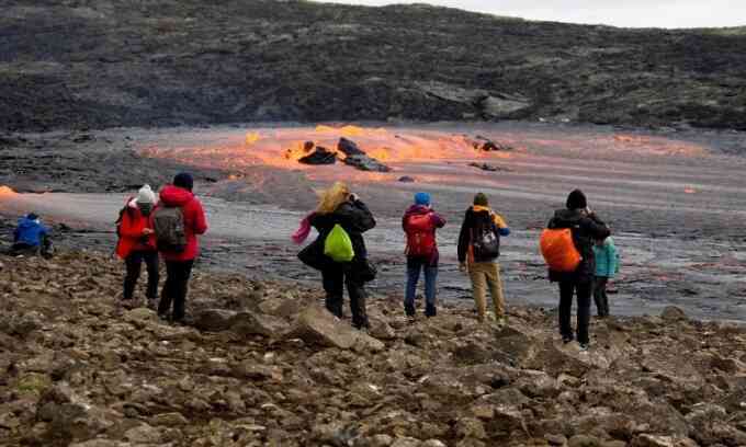 Núi lửa phun trào liên tục trong 6 tháng ở Iceland