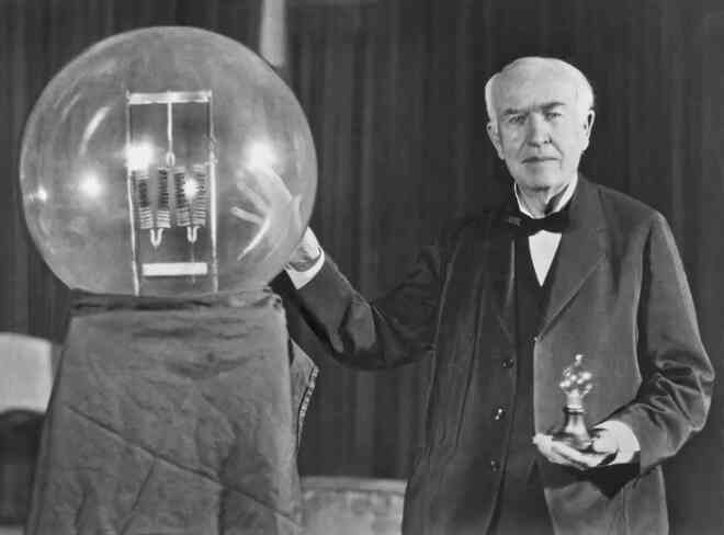 Phát minh bóng đèn của Thomas Edison từng bị chê thậm tệ vì lý do này