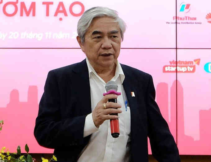 TS Nguyễn Quân: 