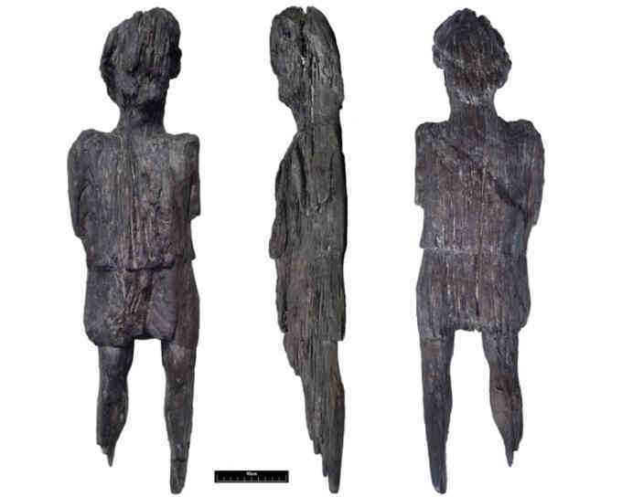 Tượng người 2.000 năm làm từ gỗ sồi