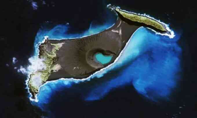 Thay đổi của đảo núi lửa Tonga qua 7 năm nhìn từ vũ trụ