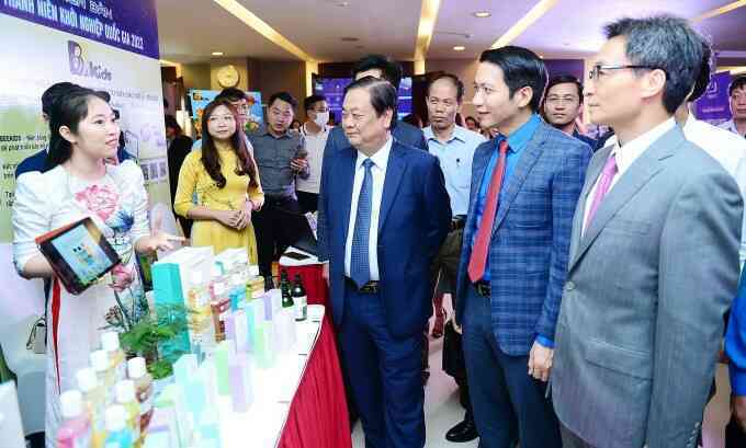 Phó Thủ tướng Vũ Đức Đam muốn thanh niên làm giàu bền vững