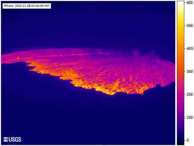 Khoảnh khắc siêu núi lửa Hawaii phun trào nhìn từ vệ tinh - 3