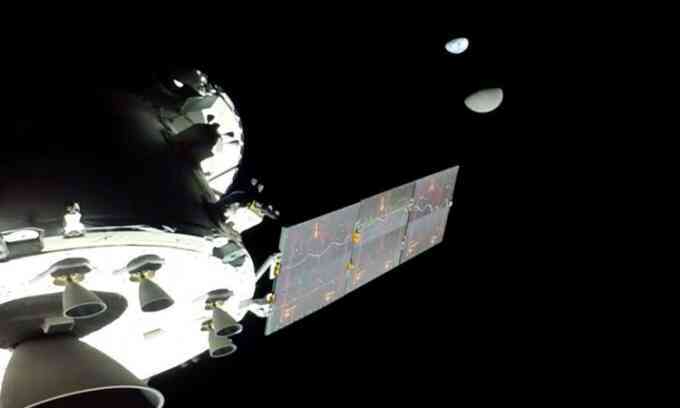 Tàu NASA lập kỷ lục bay xa từ Trái Đất