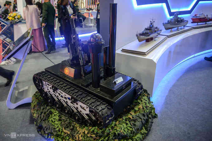 Kỹ sư Việt chế tạo robot trinh sát có khả năng phát hiện mục tiêu