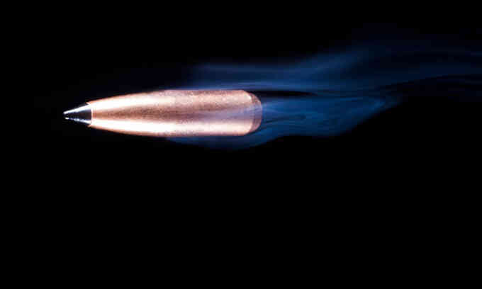 Vật liệu làm áo giáp chịu được tác động 5.400 km/h
