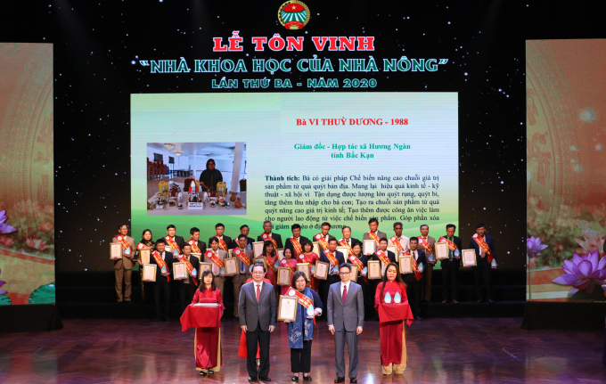 62 tác giả được chọn 