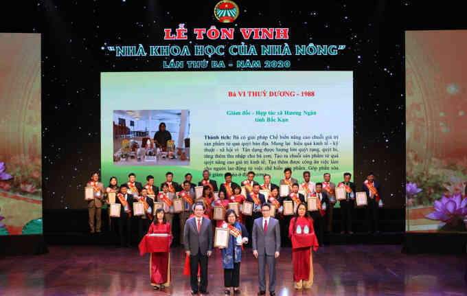 Công bố danh sách 62 nhà khoa học của nhà nông