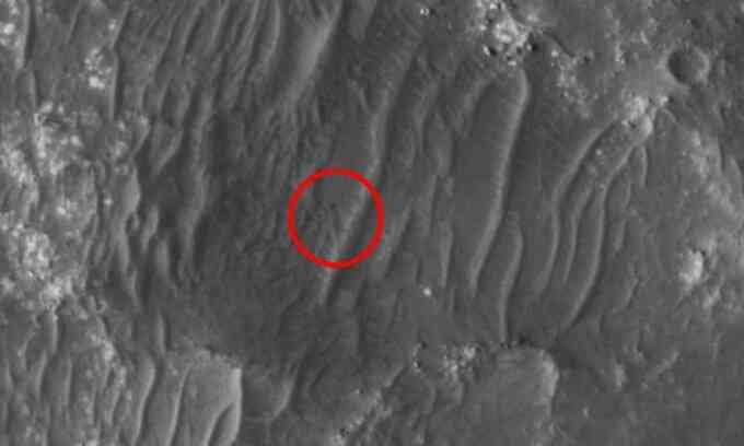 Tàu NASA chụp ảnh trực thăng sao Hỏa từ quỹ đạo