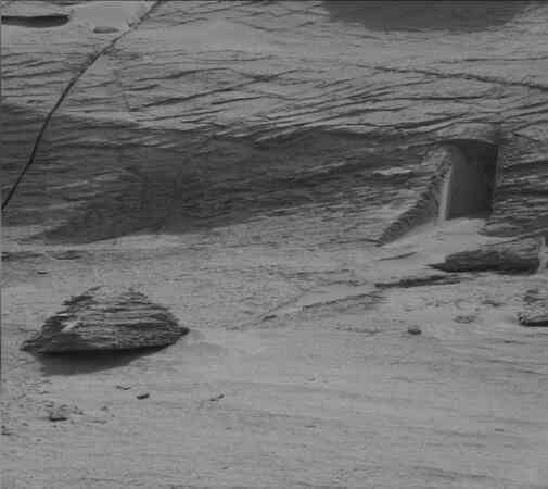 Robot NASA chụp ảnh cánh cửa của người sao Hỏa