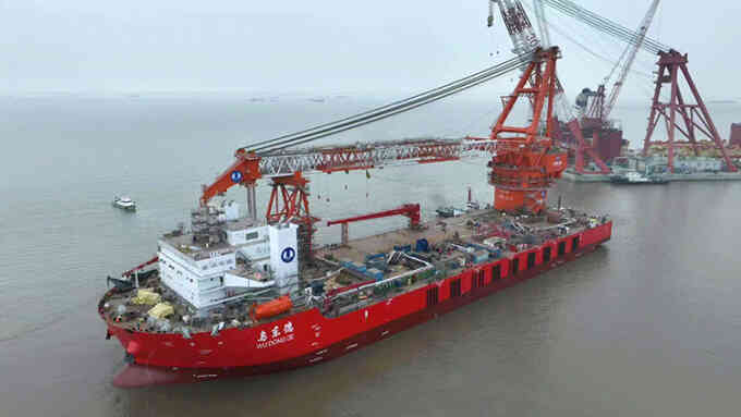 Hạ thủy tàu lắp đặt turbine gió ngoài khơi sức nâng 3.000 tấn
