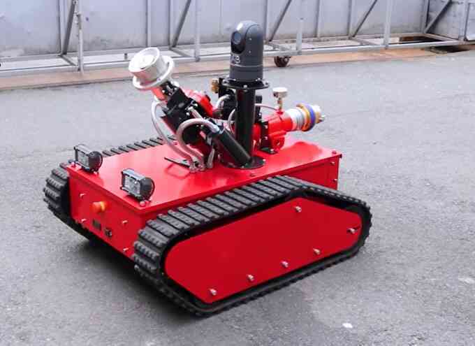 Startup Việt chế tạo robot chữa cháy