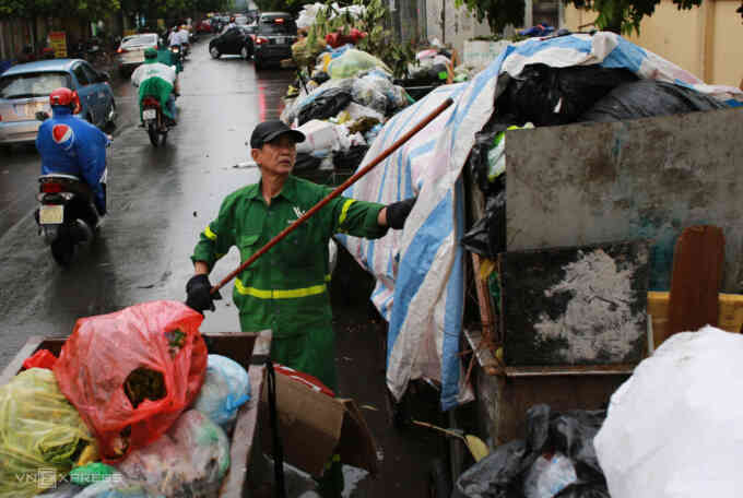 Thu tiền rác theo túi để giảm rác tại nguồn