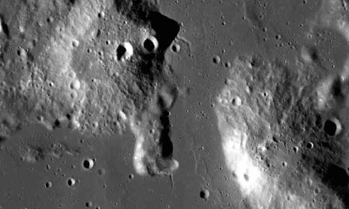 NASA sẽ nghiên cứu vòm đá bí ẩn trên Mặt Trăng