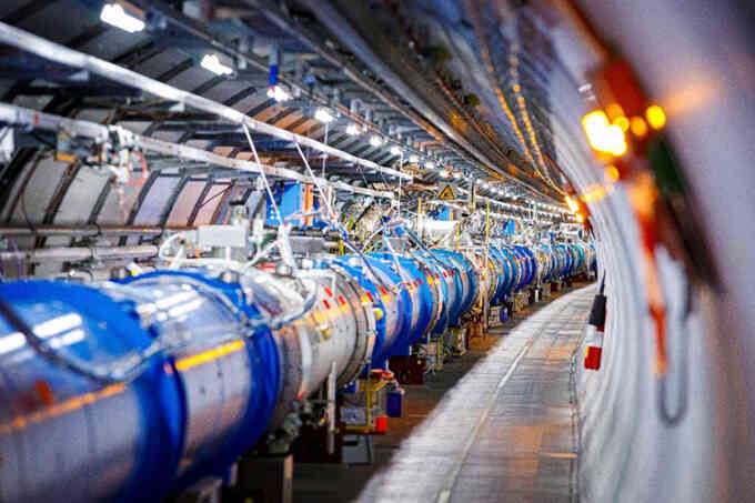 Máy gia tốc hạt lớn sắp đạt mức năng lượng chưa từng có